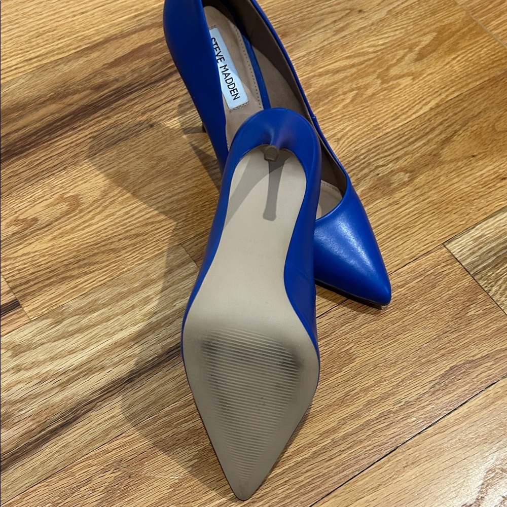 Steve Madden Vibrant Blue Pointed Heels - Picture 5 of 6
